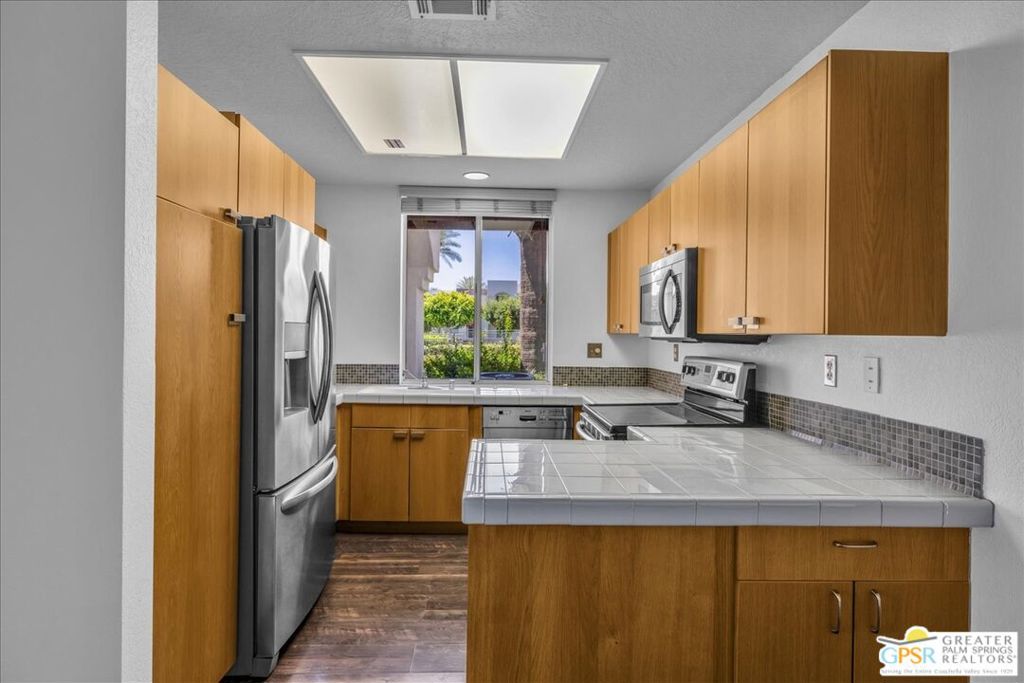 401 S El Cielo Road 157