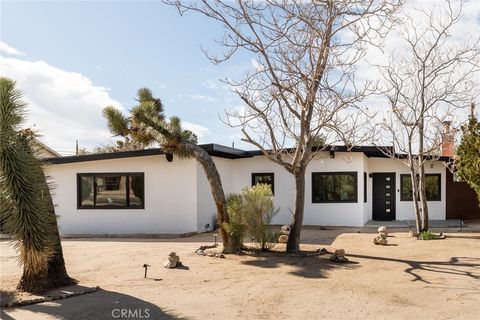 Photo of 7422 Joshua Lane, Yucca Valley, CA 92284 (MLS # JT26035799)