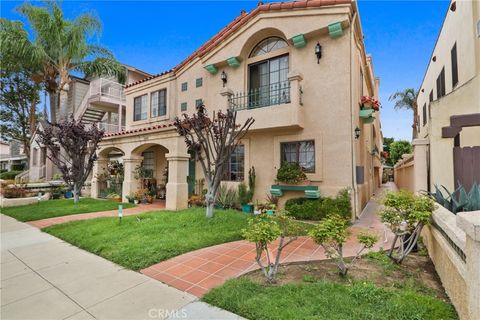 Photo of 1052 Belmont Avenue #B, Long Beach, CA 90804 (MLS # PW26135110)