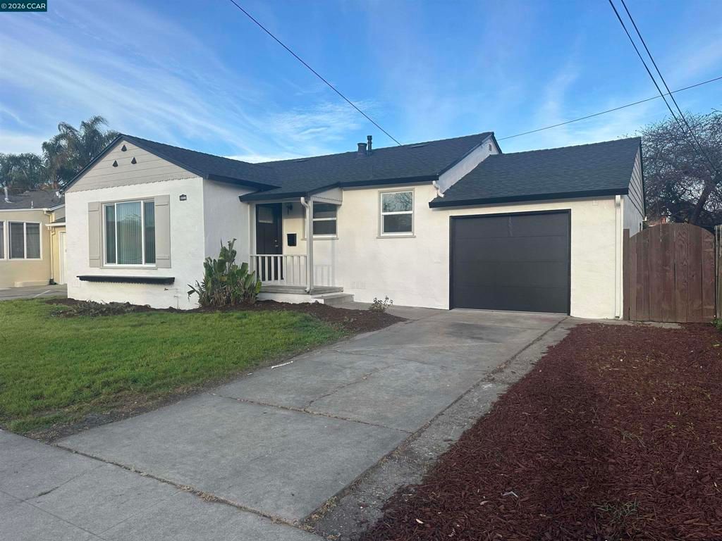 Photo of 15090 Edgemoor St St, San Leandro, CA 94579 (MLS # 41127240)