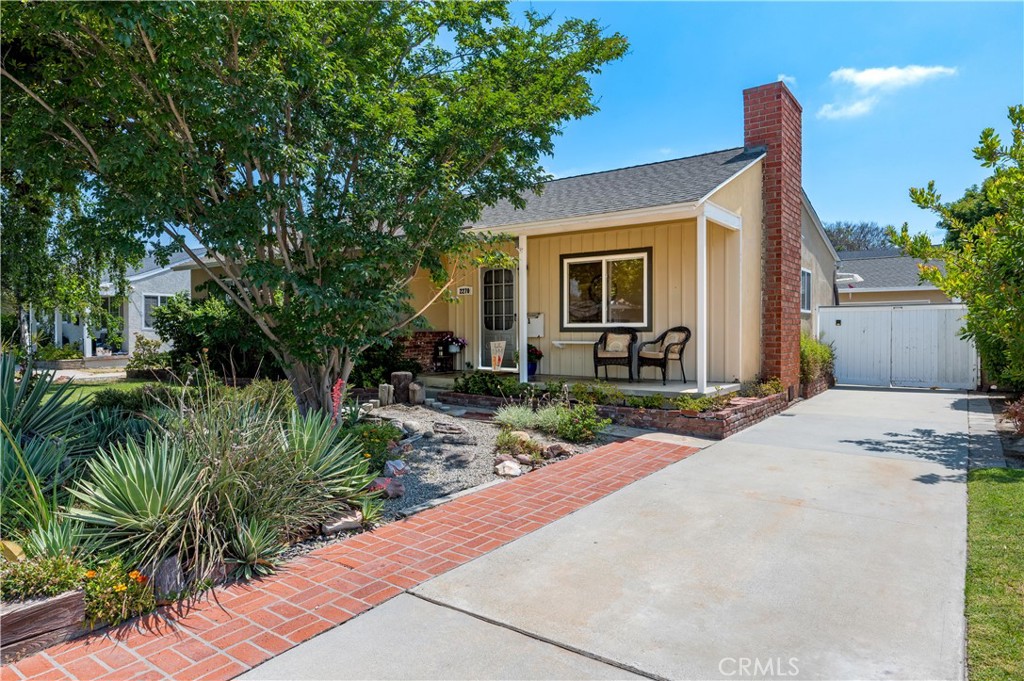 2270 Senasac Ave.