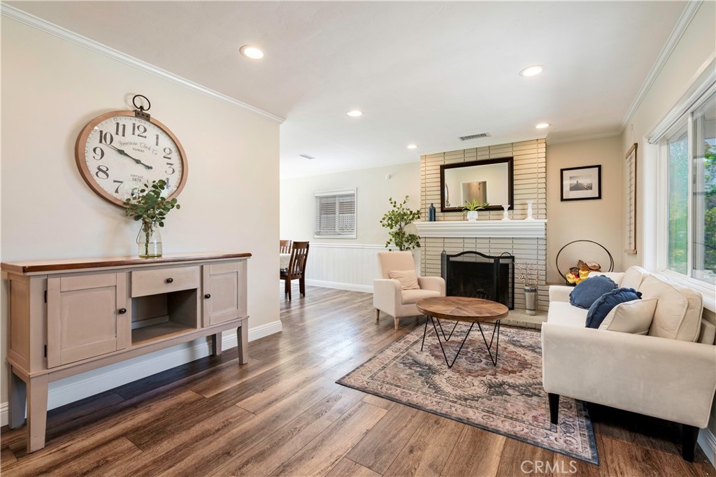 2270 Senasac Ave.