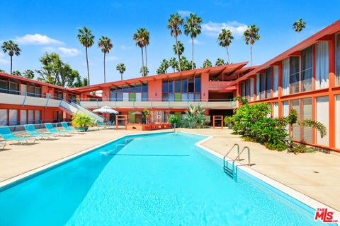 Photo of 1400 N Hayworth Avenue #6, West Hollywood, CA 90046 (MLS # 26989573)