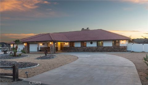 Photo of 14760 Keota Road, Apple Valley, CA 92307 (MLS # HD26035053)