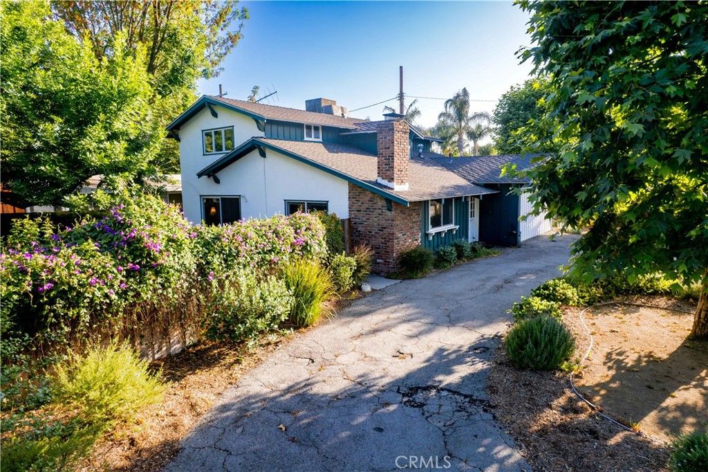 Photo of 22654 Dolorosa Street, Woodland Hills, CA 91367 (MLS # IG25136407)
