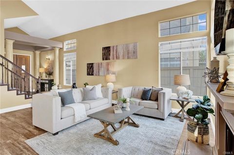 Photo of 25099 Calle Entradero, Murrieta, CA 92563 (MLS # SW26000699)