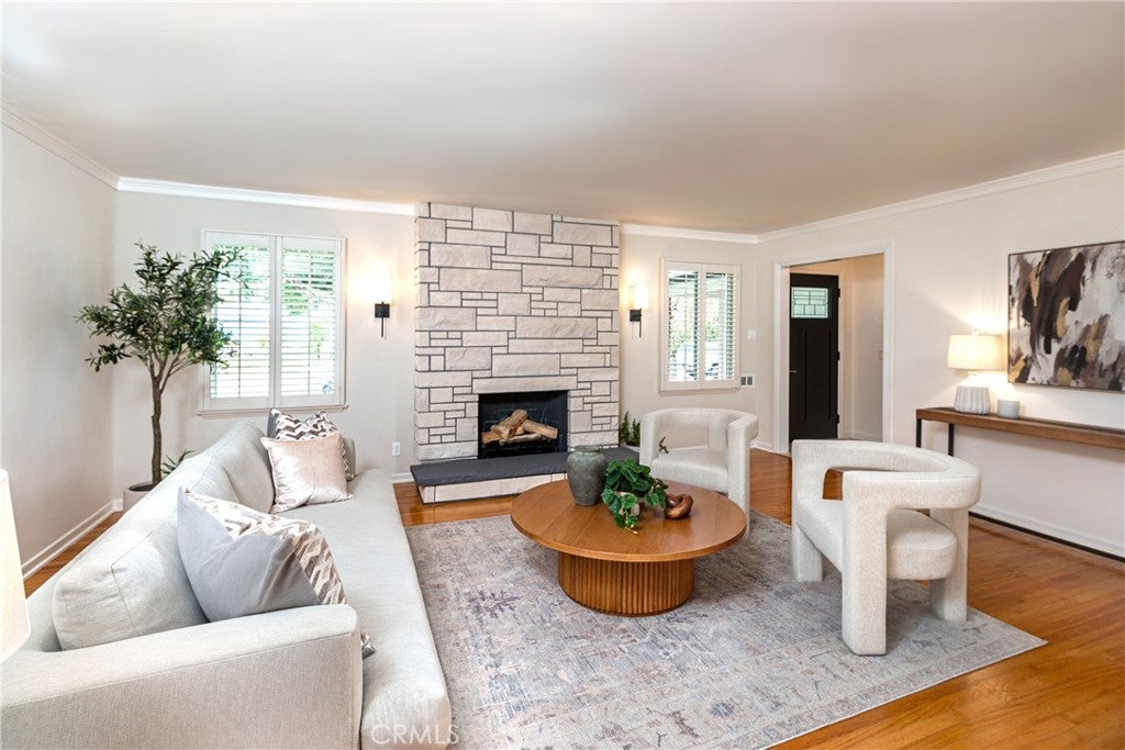 220 S Reese Place
