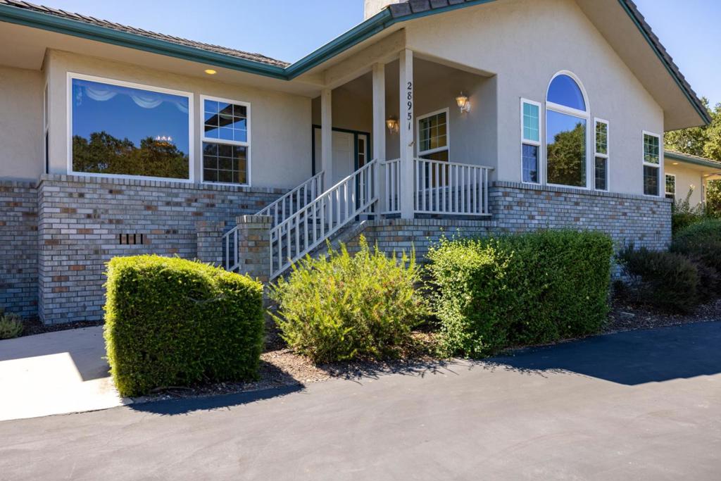 28951 Falcon Ridge