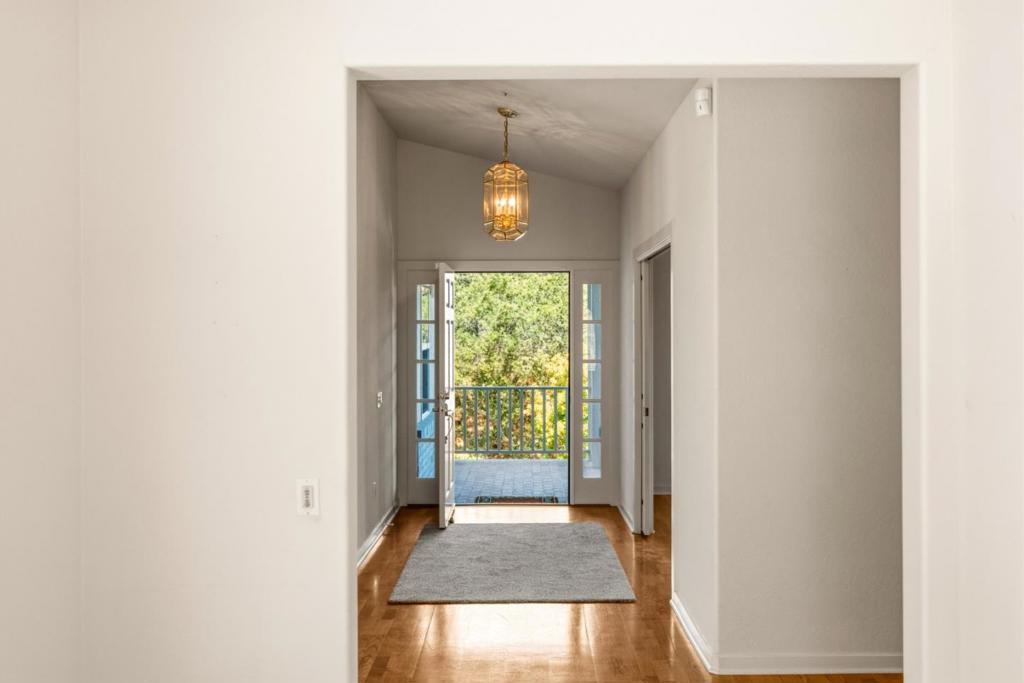 28951 Falcon Ridge