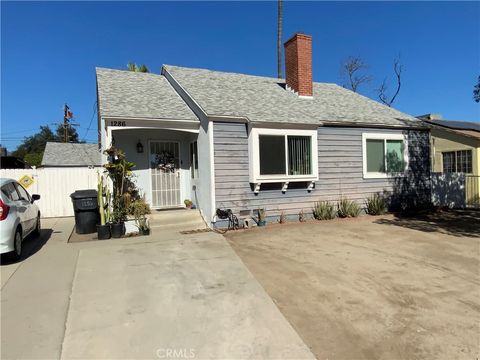 Photo of 1286 W 23rd St, San Bernardino, CA 92405 (MLS # IV25251155) Photo of 1286 W 23rd St, San Bernardino, CA 92405 (MLS # IV25251155)