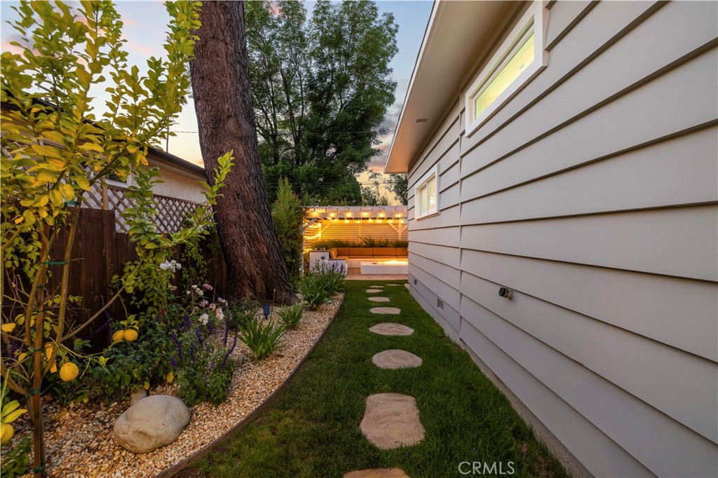 22125 Avenue Morelos