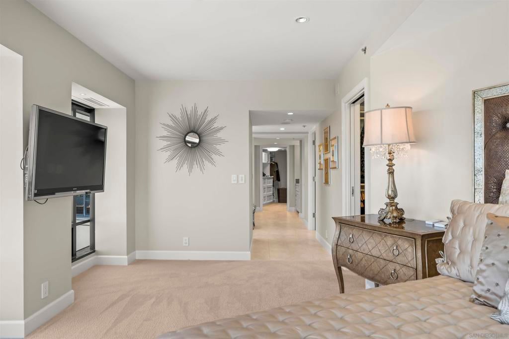 200 Harbor Drive 3702