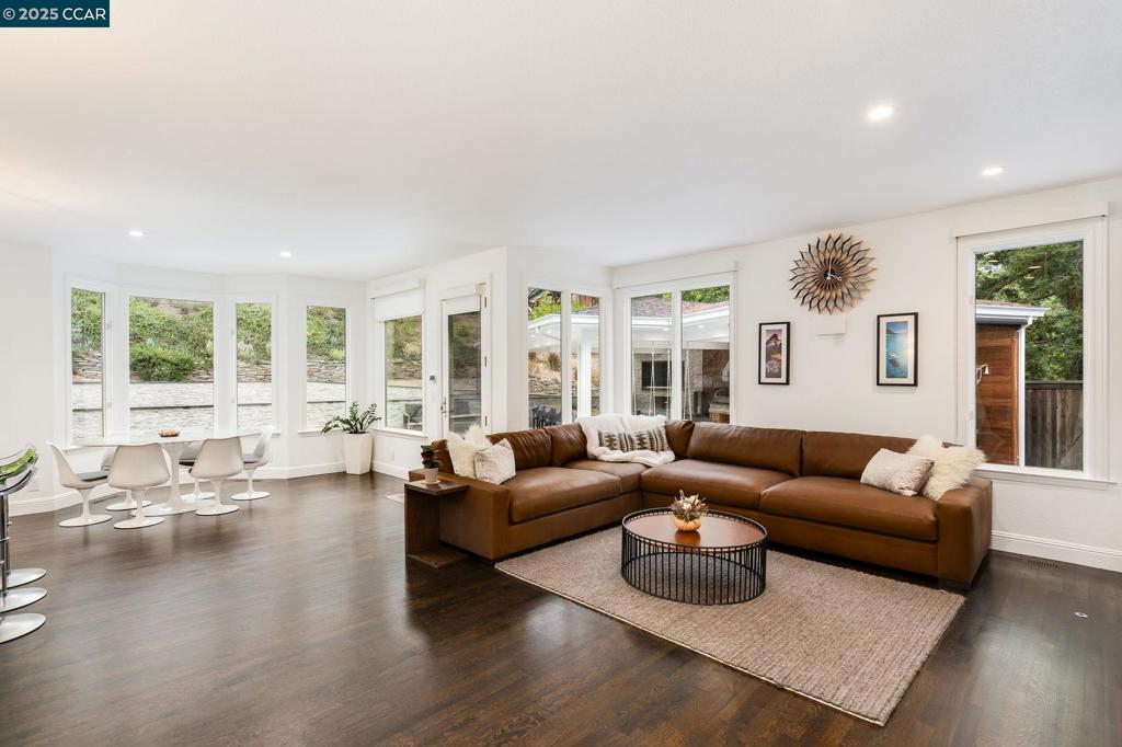 MAGEE RANCH - Residential