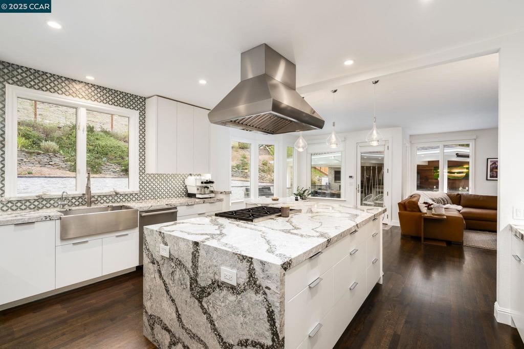 MAGEE RANCH - Residential