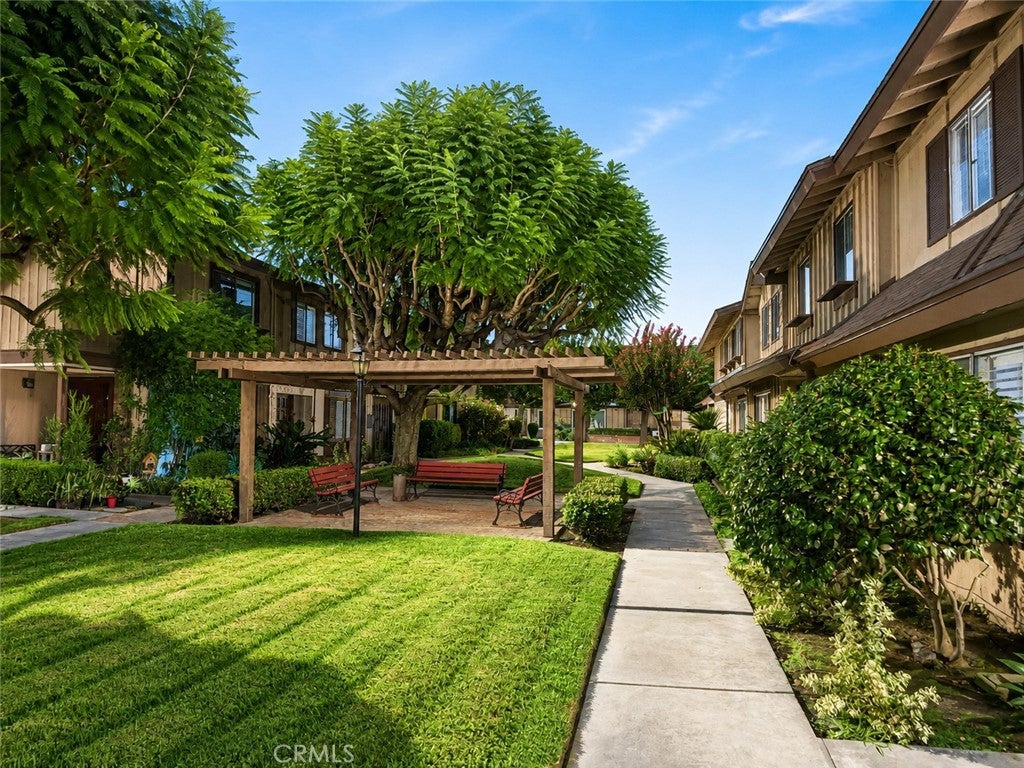 10330 Downey Ave 20