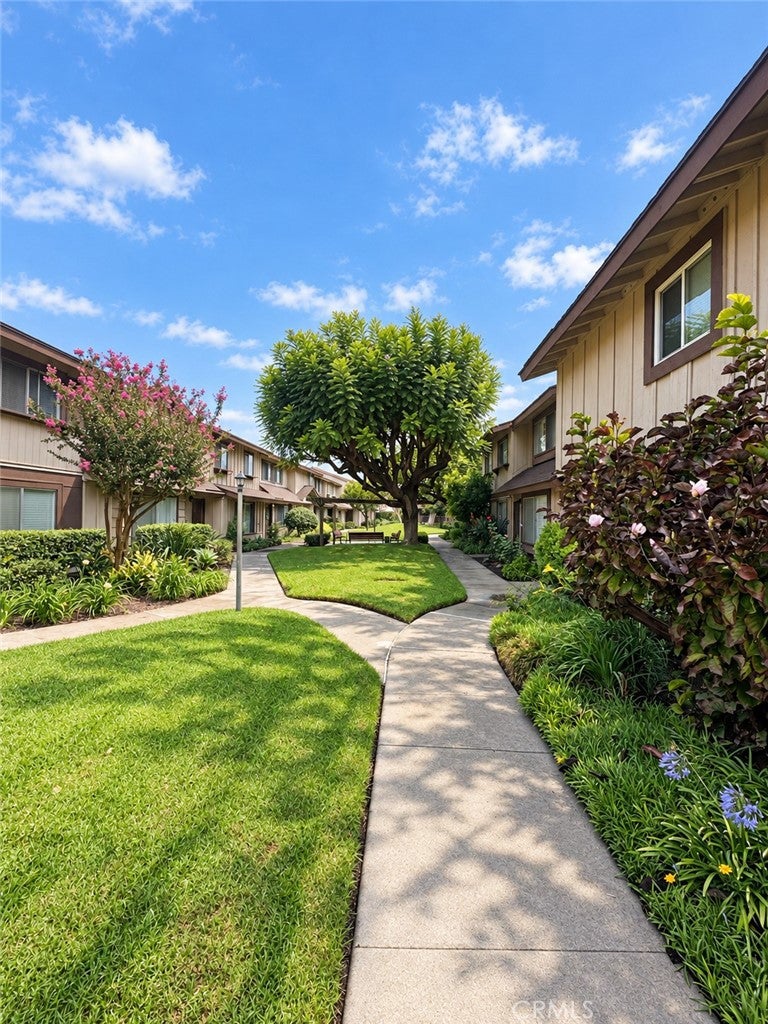 10330 Downey Ave 20