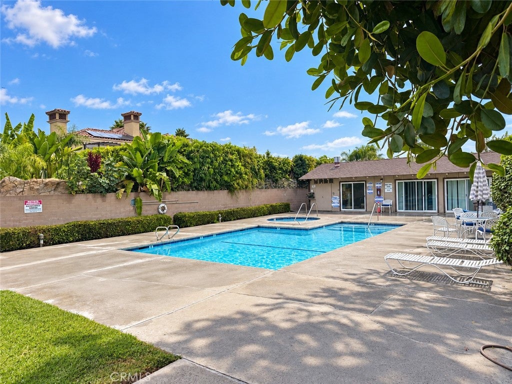10330 Downey Ave 20