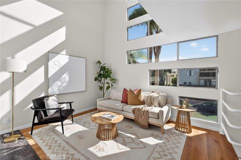 Photo of 821 Bay St St #C5, Santa Monica, CA 90405 (MLS # SB26019619)