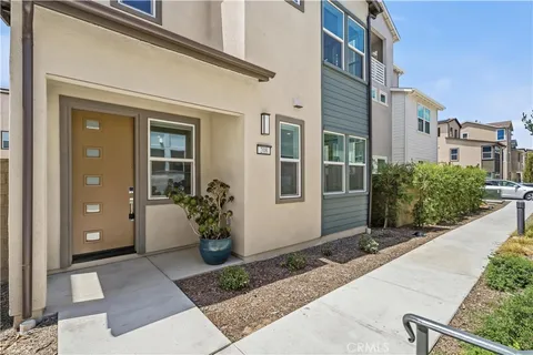 MLS: OC26087717
