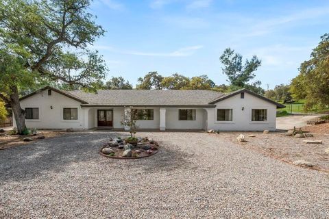 2211 Honey Oak Ln Alpine CA 91901