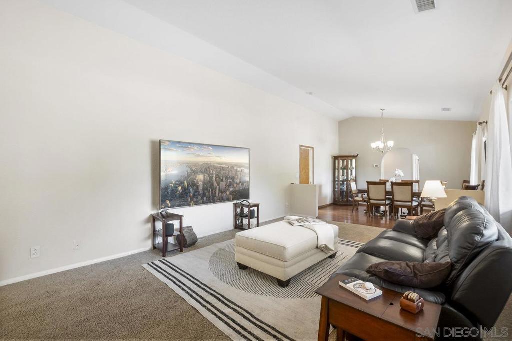 2211 Honey Oak Ln