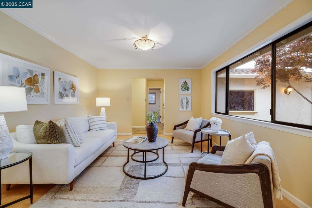 CLAY. VLY HIGHL. - Residential