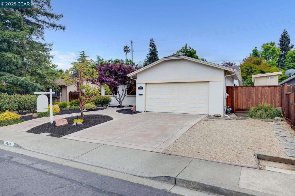 CLAY. VLY HIGHL. - Residential