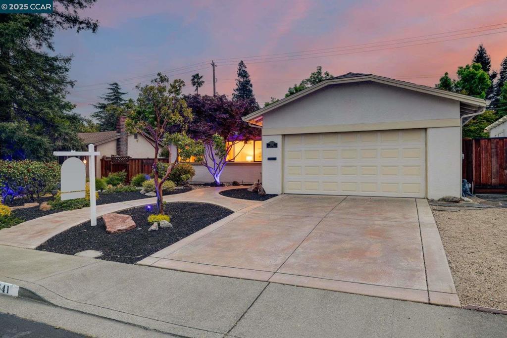 CLAY. VLY HIGHL. - Residential