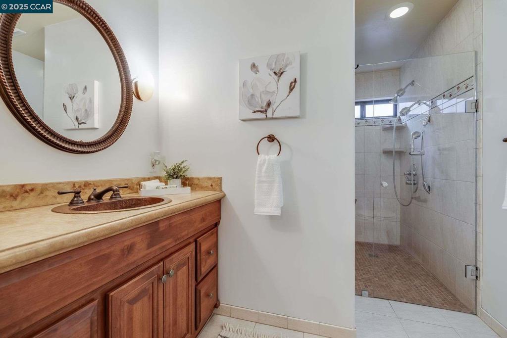 CLAY. VLY HIGHL. - Residential