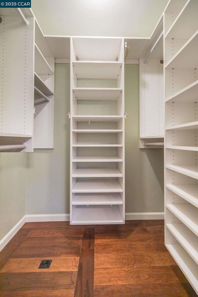 CLAY. VLY HIGHL. - Residential