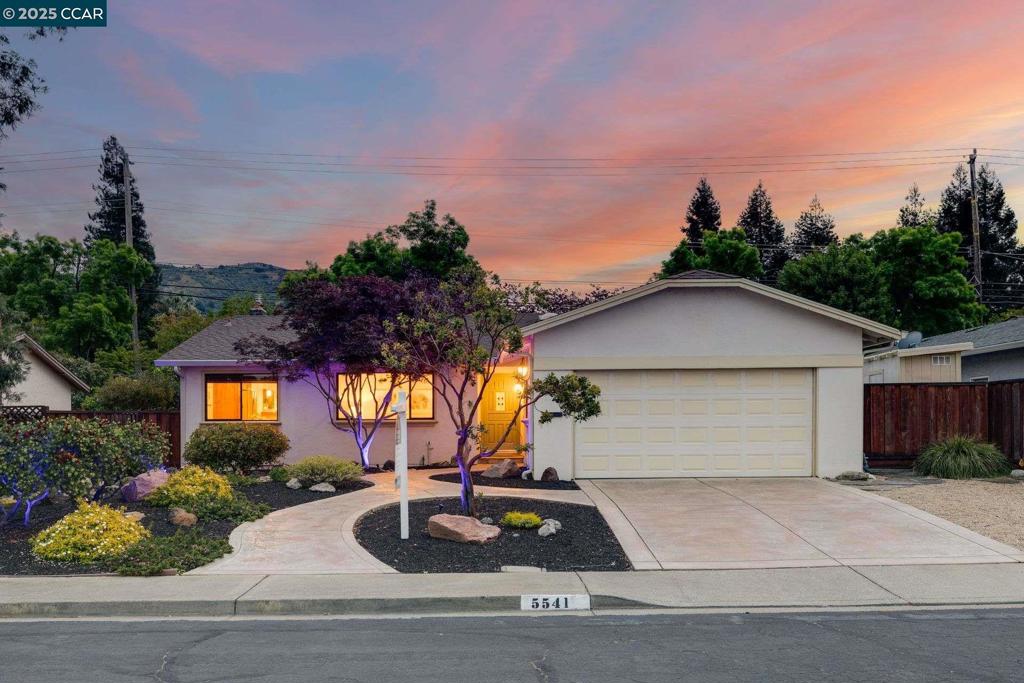 CLAY. VLY HIGHL. - Residential