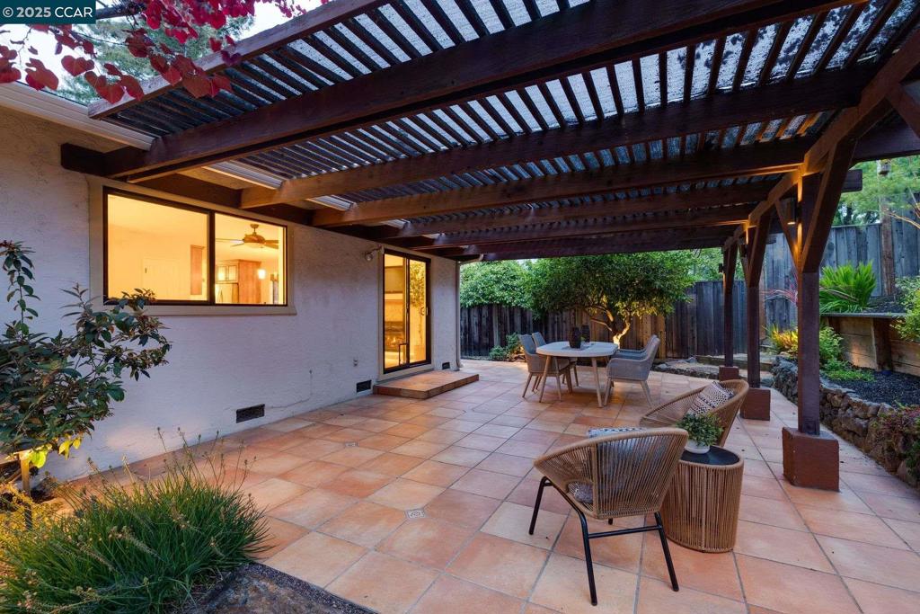 CLAY. VLY HIGHL. - Residential