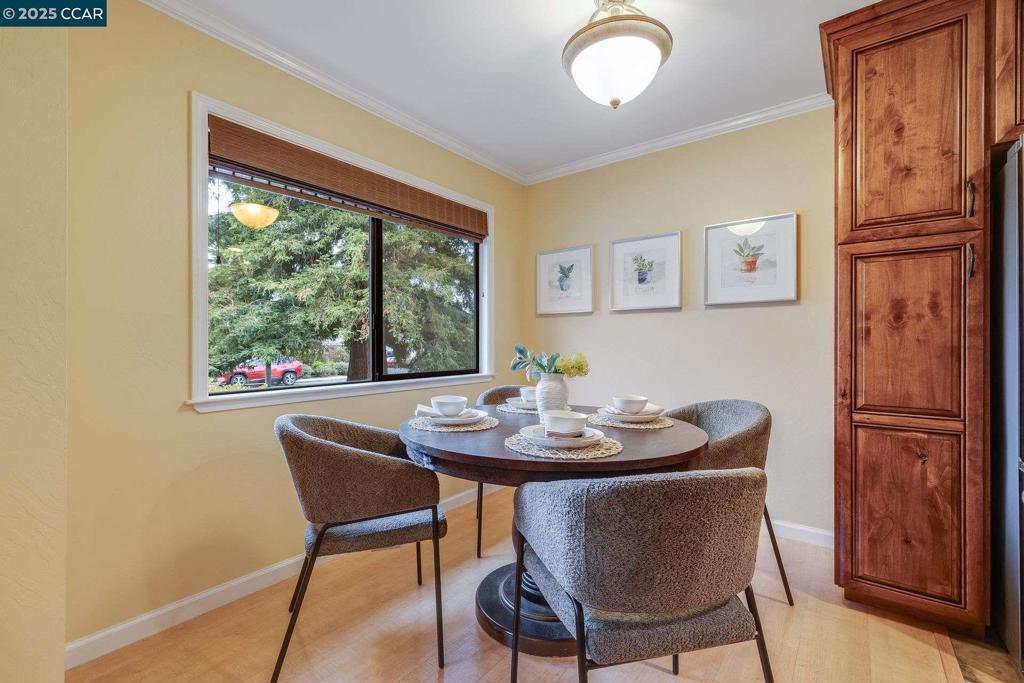 CLAY. VLY HIGHL. - Residential