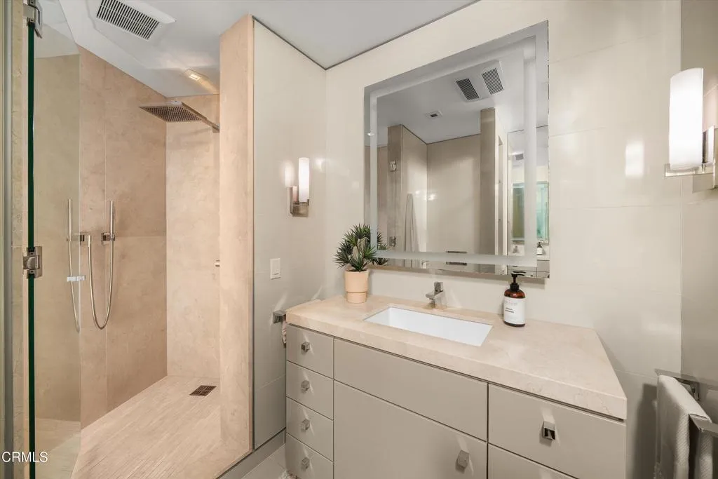 Montecito, California 93108, United States, 2 Bedrooms Bedrooms, ,2 BathroomsBathrooms,Residential,Active,195947