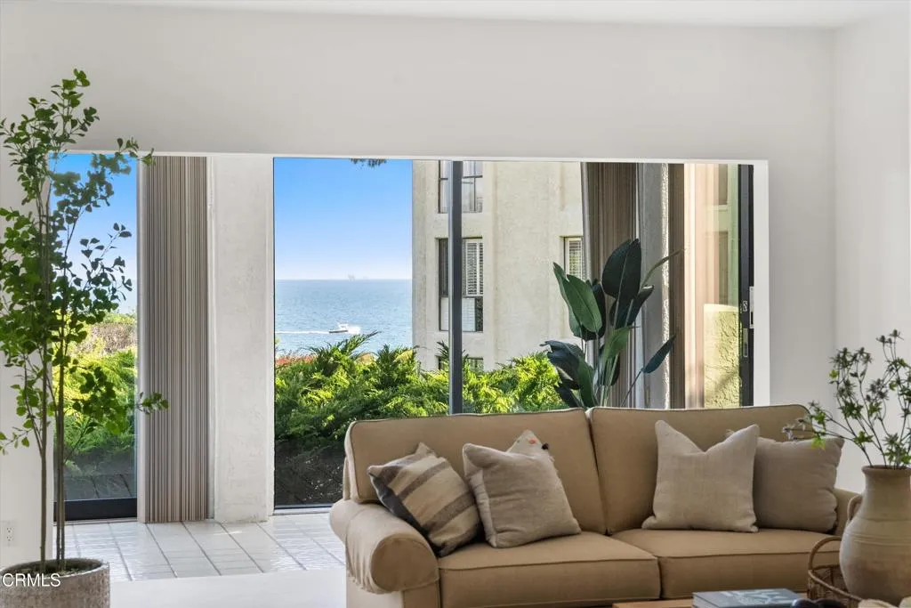 Montecito, California 93108, United States, 2 Bedrooms Bedrooms, ,2 BathroomsBathrooms,Residential,Active,195947