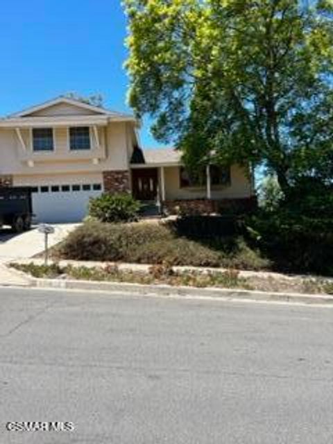 Photo of 836 Calle Pinata, Thousand Oaks, CA 91360 (MLS # 225003308)