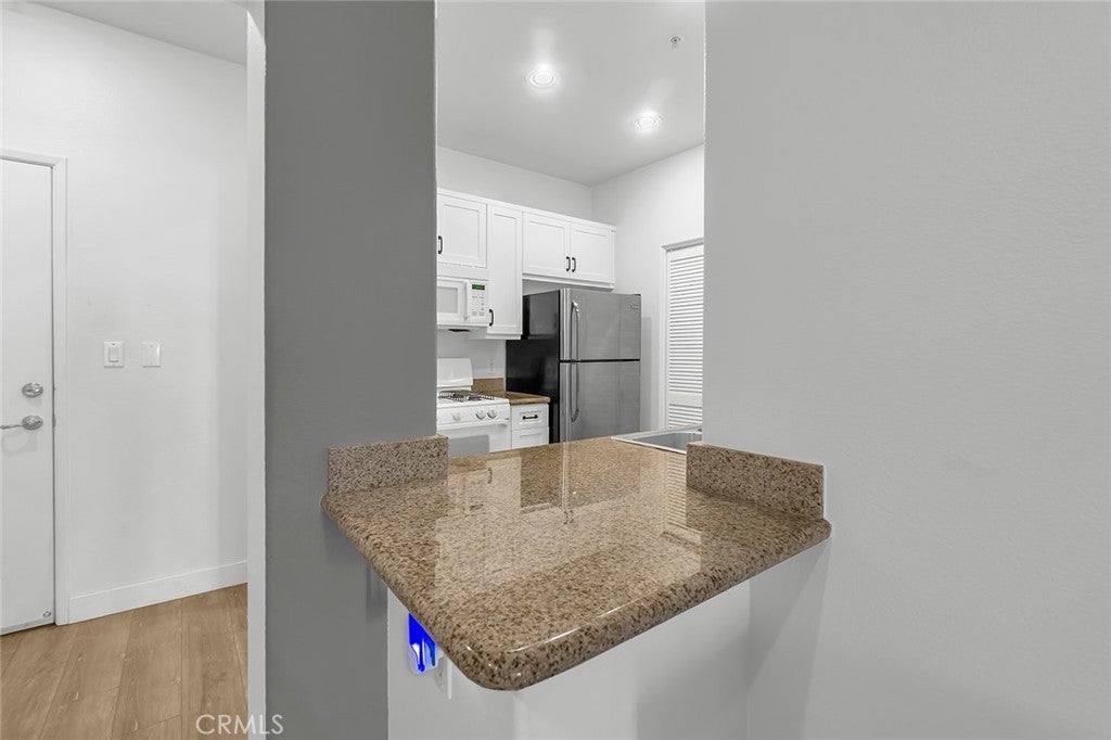 2120 Watermarke, Irvine CA 92612 - Photo 9