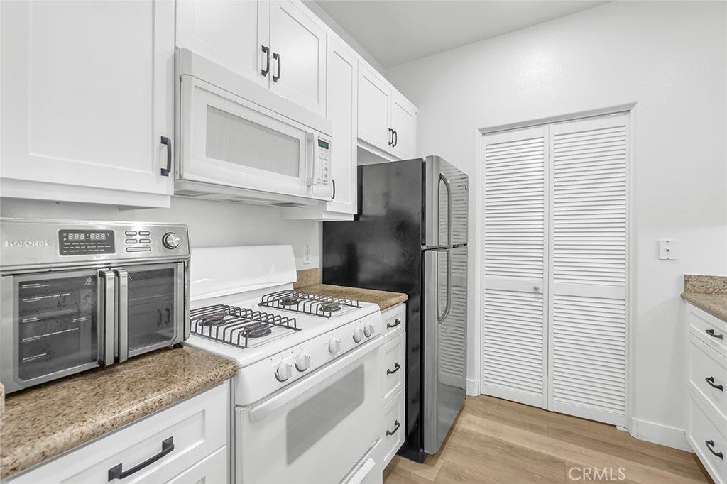 2120 Watermarke, Irvine CA 92612 - Photo 11