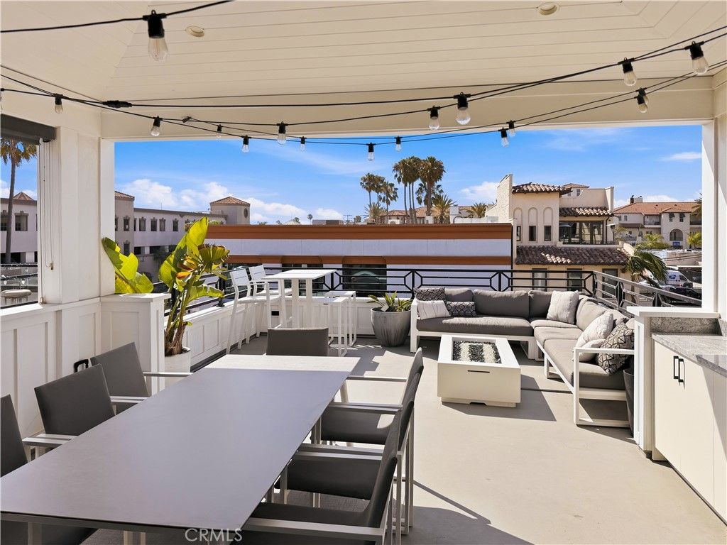 Photo of 306 3rd Street, Huntington Beach, CA 92648 (MLS # OC26108921)