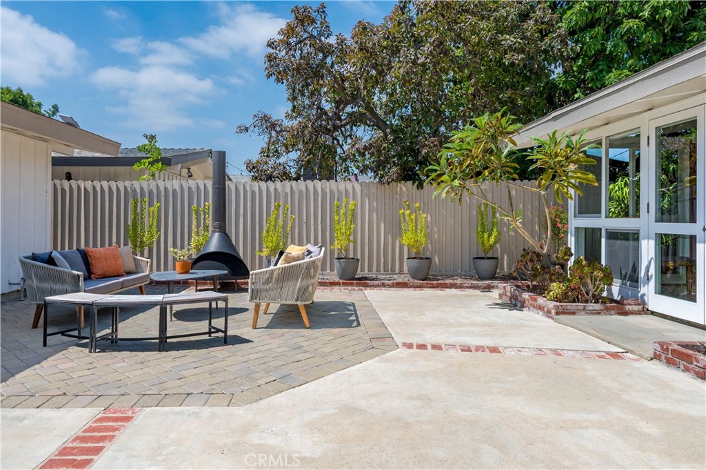 3014 Stevely Avenue