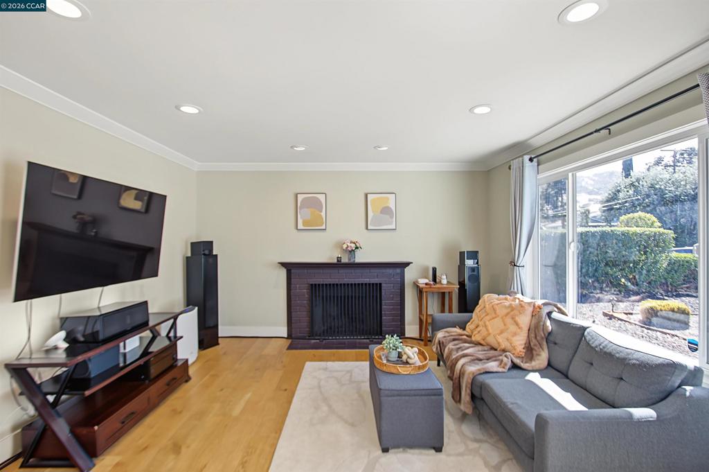 5519 Alaska Dr