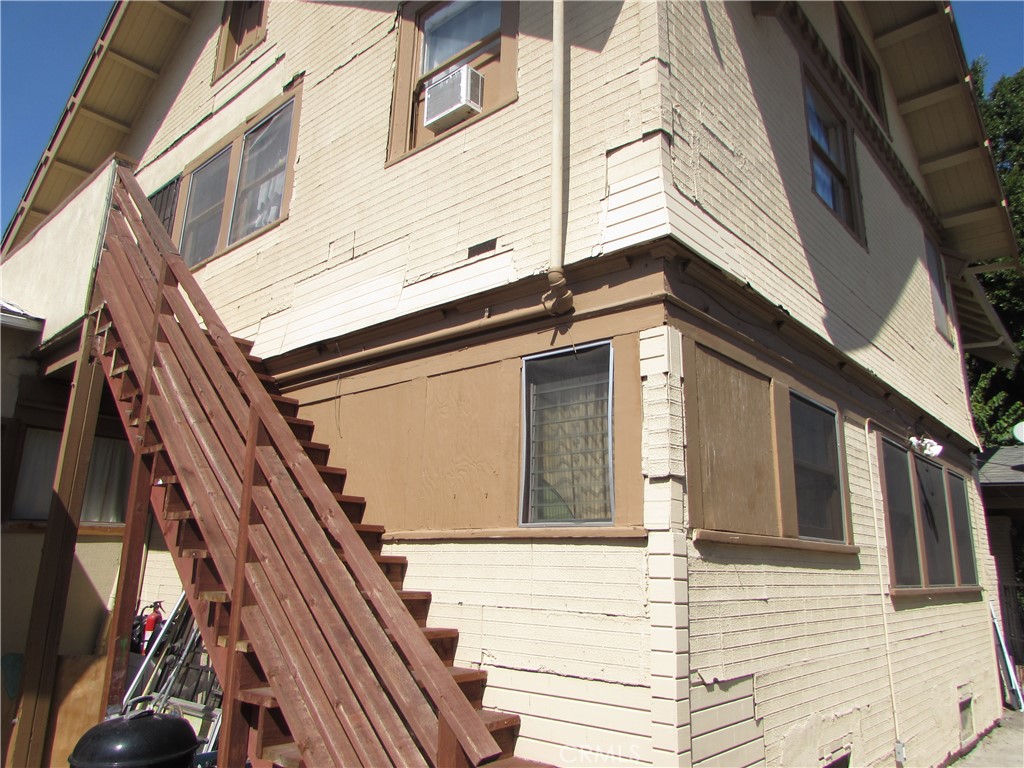 Properties 2 2956 W 15th Street