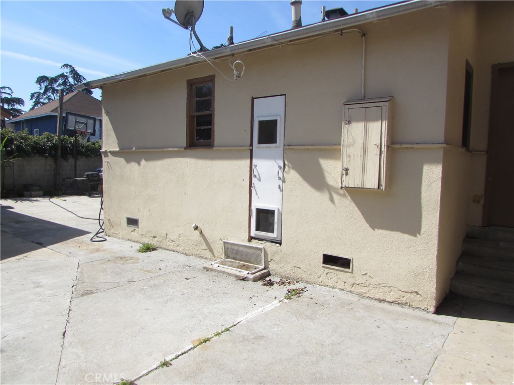Properties 4 2956 W 15th Street