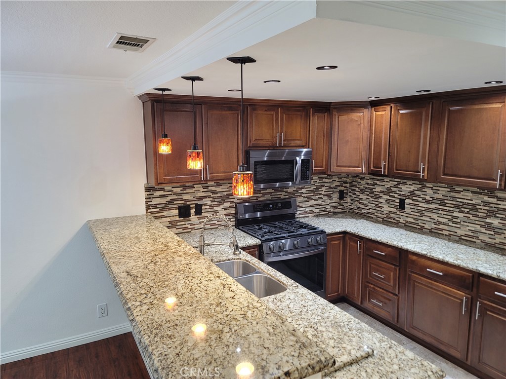 Properties 1 11076 Sharp Avenue C