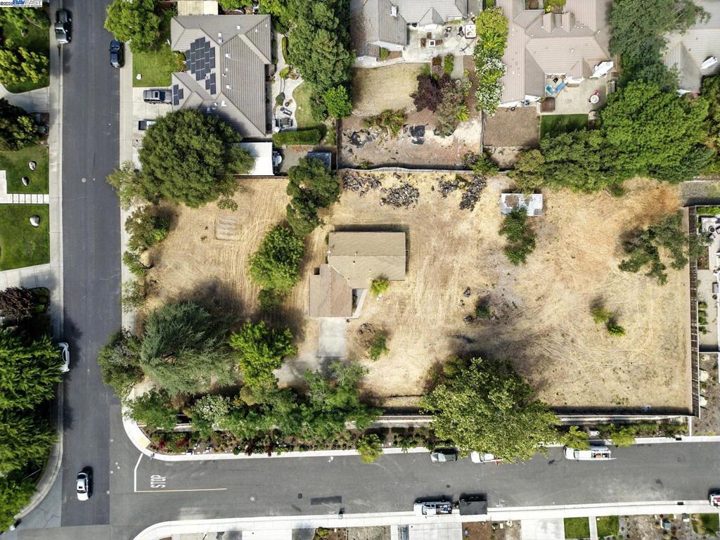 4525 Greenbrae Road