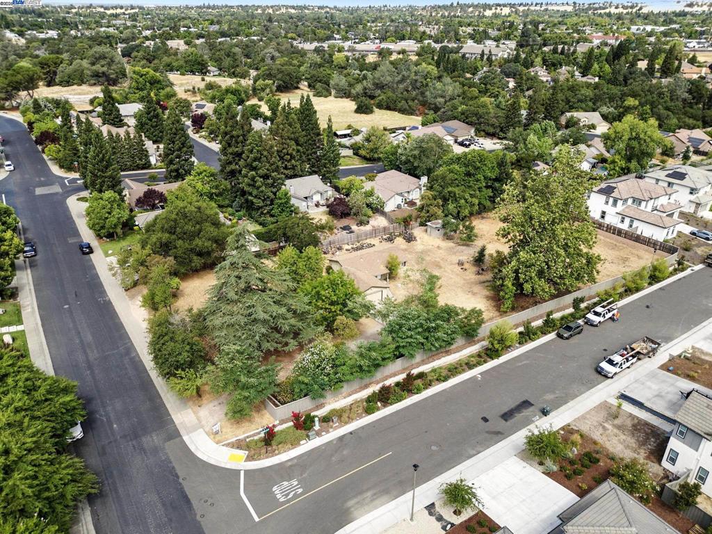 4525 Greenbrae Road