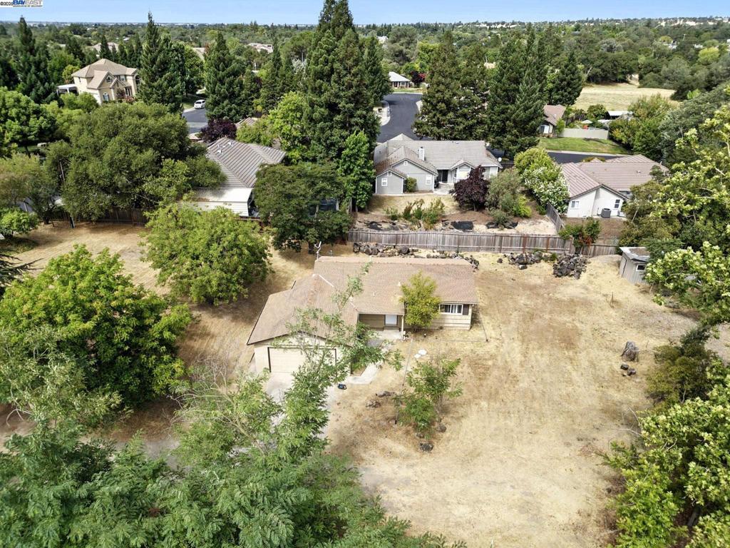 4525 Greenbrae Road