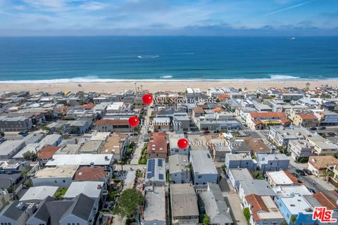 Photo of 3204 Crest Drive, Manhattan Beach, CA 90266 (MLS # 26669571)