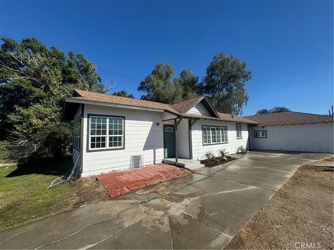 Photo of 1450 Washington Street, Redlands, CA 92374 (MLS # IV25244482)