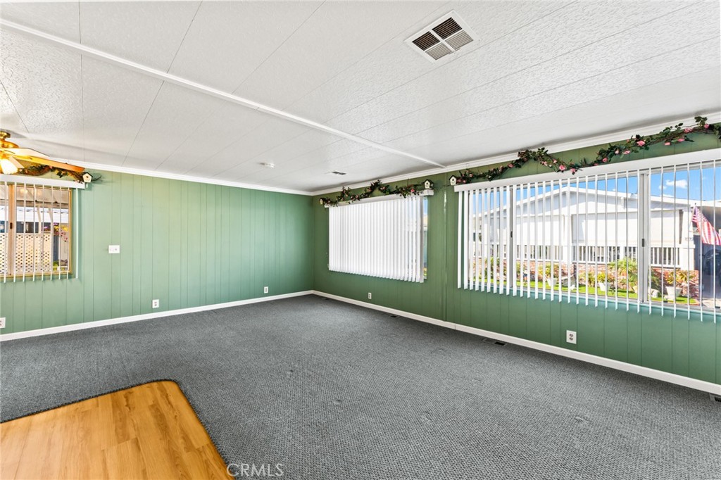 24001 Muirlands 310
